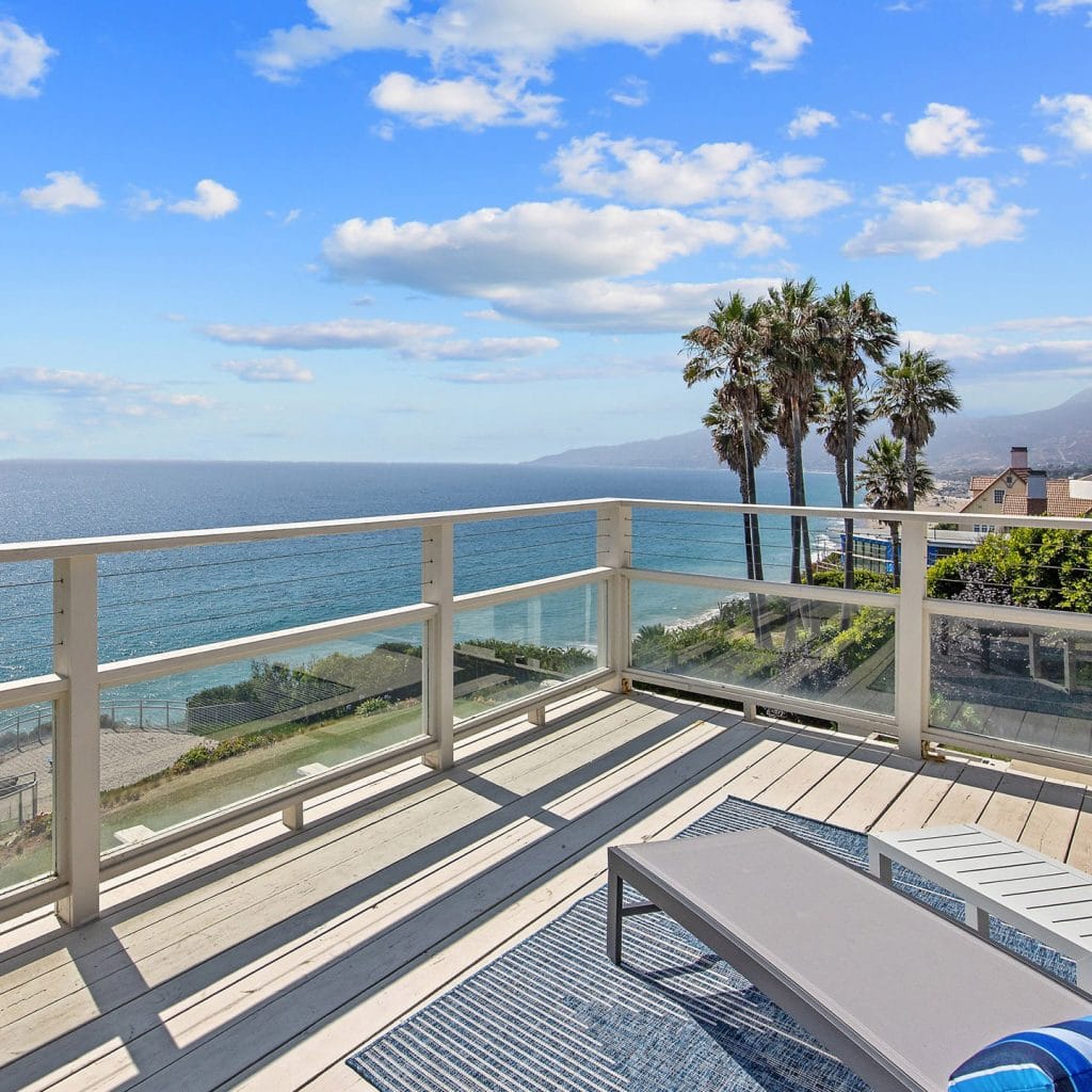 photo of the beach view from Seasons